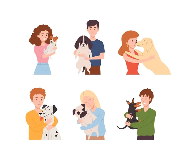 人们拥抱着他们的狗 快乐的宠物主人 白色背景上孤立的平面矢量图解 一群人抱着不同品种的狗 哈巴狗 金毛猎犬 达尔马提亚犬 — 图库矢量图片