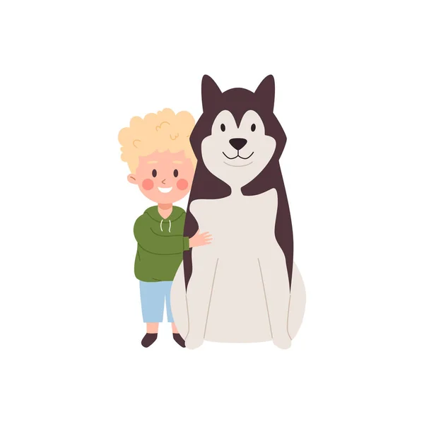 白を背景にした巨大なハスキーなフラット漫画のベクトルイラストを抱いている男の子 かわいいです子供とともに彼のペットショー愛とケアのために彼の犬 — ストックベクタ