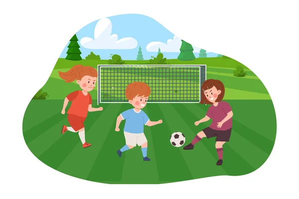 快乐的男孩和女孩在外面踢足球 扁平的矢量图以白色背景隔离 儿童在足球场上跑步和踢球 — 图库矢量图片