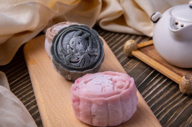 Kar deri dolguları çeşitli tatlı ve lezzetli geleneksel Çin mooncakes