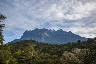 İnanılmaz ve Kinabalu Dağı manzarası Kundasang Ulusal Parkı, Sabah, Borneo