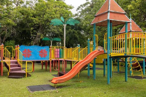 Bunter Kinderspielplatz Öffentlichen Park Von Kota Kinabalu Sabah Borneo — Stockfoto