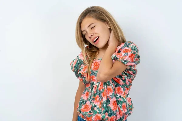 Beautiful Teen Girl Wearing Flowered Shirt White Studio Background Suffering — Stock Photo, Image
