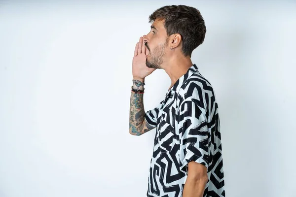 Man Tattoo Wearing Summer Shirt Standing Isolated White Background Making — Stock Photo, Image