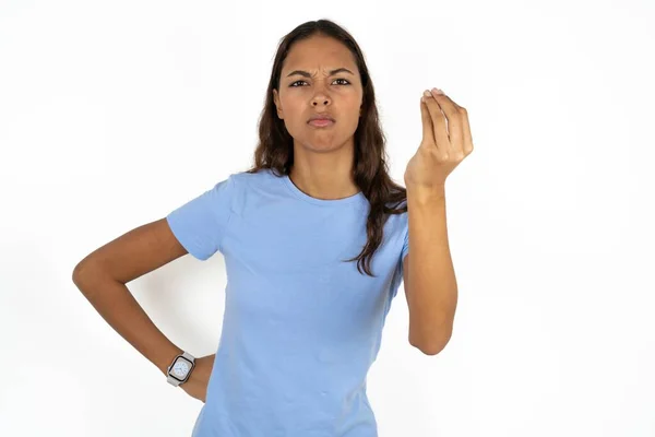 Joven Hermosa Mujer Hispana Vistiendo Camiseta Azul Sobre Fondo Blanco — Foto de Stock