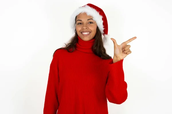 Joven Hermosa Mujer Vistiendo Suéter Rojo Sombrero Santa Claus Navidad —  Fotos de Stock