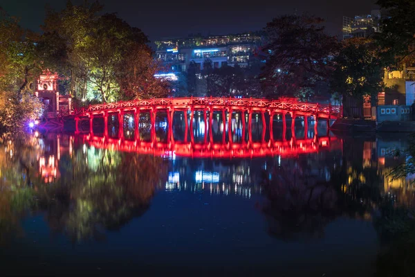 在越南旅游的概念 红桥在黄基湖 下诺伊 — 图库照片