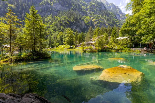 Veduta Del Blausee Lago Blu Nell Oberland Bernese Famosa Meta — Foto Stock