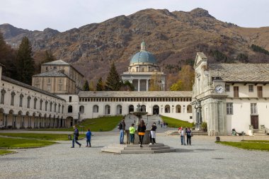 OROPA, ITALY, OCTOBER 30, 2022 - Oropa Sığınağı, Marian Mabedi Black Madonna, Biella Eyaleti, Piedmont, İtalya