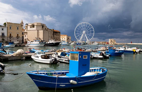Trani Włochy Lipiec 2022 Widok Port Trani Apulia Włochy Pochmurny — Zdjęcie stockowe