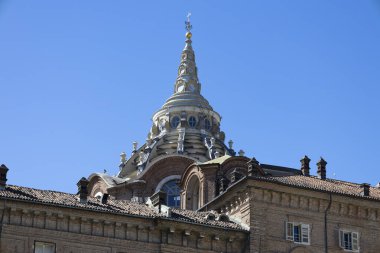 TORINO (TURIN). ITALY, 25 Mart 2023 - Torino, İtalya Kraliyet Müzelerindeki Kutsal Kefen Şapeli 'nin dış görünümü