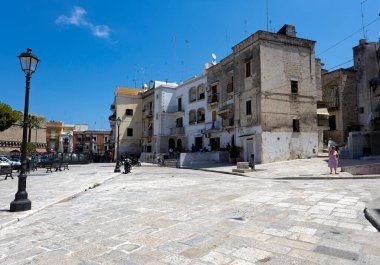 BARI, ITALY, 9 Temmuz 2022 - Bari 'nin tarihi merkezi (Bari Vecchia), Puglia, İtalya