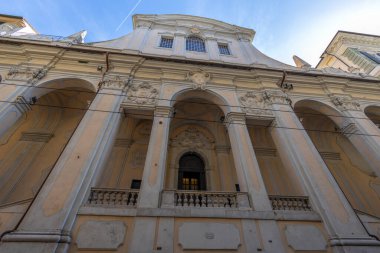 İtalya 'nın Cenova şehrinin tarihi merkezinde Vittore e Carlo Saints Kilisesi' nin görünüşü