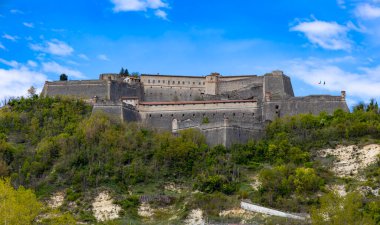 İtalya 'nın Alessandria ilindeki Gavi Kalesi manzarası