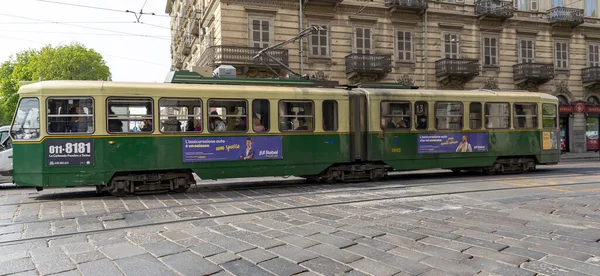 Turin Italien April 2023 Eine Typische Straßenbahn Durch Die Straßen — Stockfoto