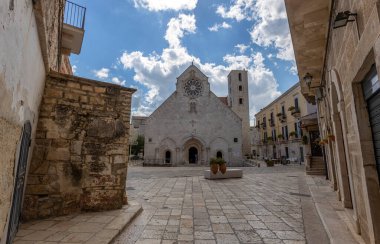 RUVO DI PUGLIA, 10 Temmuz 2022 - Ruvo di Puglia Katedrali, Santa Maria Assunta 'ya ithaf edilmiştir, Ruvo di Puglia, İtalya
