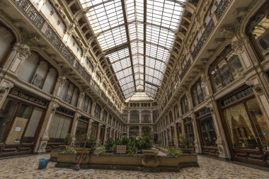 TURIN, ITALY, 11 Nisan 2023 - Torin 'deki Subalpine Galerisi (Torino), Piedmont, İtalya