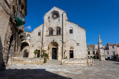 BITONTO, ITALY, 9 Temmuz 2022 - Maria Assunta 'nın Bitonto, Puglia, İtalya' daki Conthedral manzarası