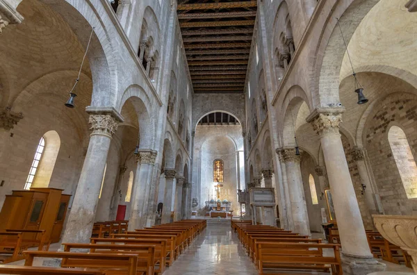 stock image BITONTO, ITALY, JULY 9, 2022 - Inner of the Concathedral of Maria Assunta in Bitonto,  Puglia, Italy