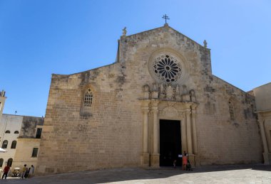 OTRANTO, İtalya, 14 Temmuz 2022 - Santa Maria Annunziata Katedrali Otranto 'nun merkezinde, Lecce, Puglia, İtalya