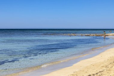 SALVE, ITALY, 15 HAZİRAN 2022 - İtalya 'nın Lecce bölgesindeki Salve Sahili' nin 