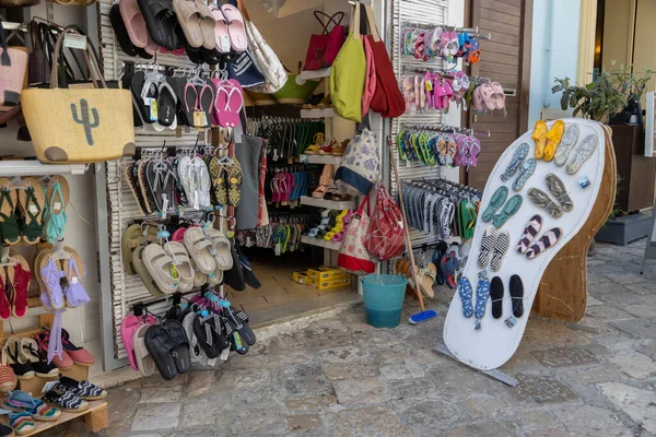 Gallipoli Italië Juli 2022 Zicht Een Schoenenwinkel Het Historische Centrum — Stockfoto