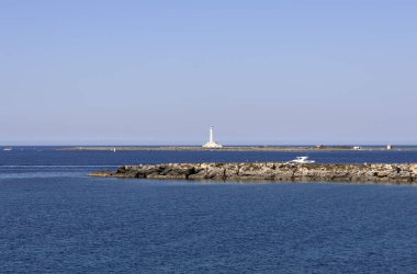 Deniz feneri ve Gelibolu iskelesi, Lecce, Puglia, İtalya