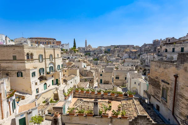 Matera 'nın taşlarının geniş panoramik görüntüsü, Matera, İtalya' da 
