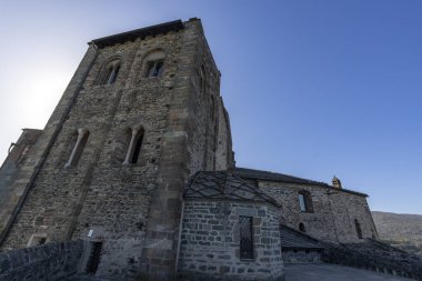 Torino 'nun Sant' Ambrogio bölgesindeki San Michele Sacra (Aziz Michael Manastırı) manzarası, Torin, Piedmont, İtalya
