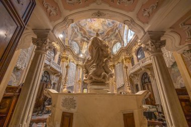 GENOA, İTALYA, Ekim 14. 2023 - İtalya 'nın Cenova kentinde Aziz Philip (San Filippo) konuşmasının merkezi