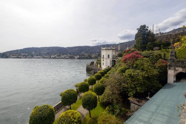 Maggiore Gölü, Stresa 'daki Isola Bella Gardens manzarası, Verbano-Cusio-Ossola, Piedmont, İtalya.