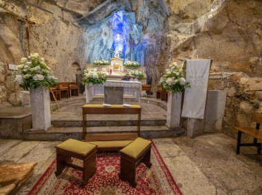 PALERMO, İtalya, 16 Haziran 2023 - Palermo, Sicilya, İtalya 'da Santa Rosalia Kilisesi' nin mihrabı