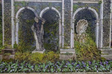 STRESA, ITALY, 4 Nisan 2024 - Maggiore Lake, Stresa 'daki Isola Bella Gardens manzarası, Verbano-Cusio-Ossola, Piedmont, İtalya.