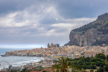 Cefalu 'nun panoramik manzarası, Palermo ili, Sicilya, İtalya