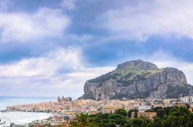Cefalu 'nun panoramik manzarası, Palermo ili, Sicilya, İtalya