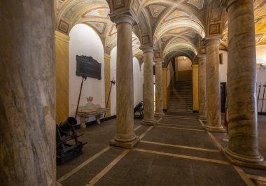 GENOA, ITALY, 17 Mayıs 2024 - Lomellini Patrone Sarayı 'nın girişi, aynı zamanda Cenova, İtalya' daki bölgesel askeri komuta