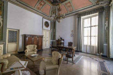 GENOA, ITALY, 17 Mayıs 2024 - Lomellini Patrone Sarayı 'nın içi, aynı zamanda Cenova, İtalya' daki bölgesel askeri komuta merkezi