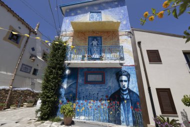 BORGO PARRINI, ITALY, 2 Temmuz 2023 - Borgo Parrini, Partinico belediyesine bağlı küçük bir köy, Palermo, Sicilya, İtalya