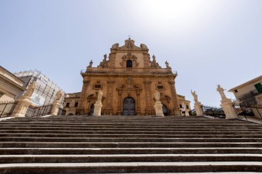 MODICA, ITALY, 23 Haziran 2023 - Modica 'daki San Peter Havarisi Katedrali, Sicilya, İtalya