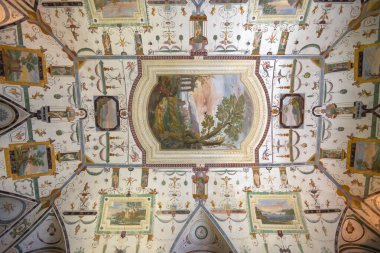 GENOA, ITALY, 18 MAYIS 2024 - İtalya 'nın Cenova kentindeki Villa Spinola San Pietro' nun fresk tavanı