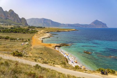 Trapani, Sicilya, İtalya 'daki Macari plajına genel bakış