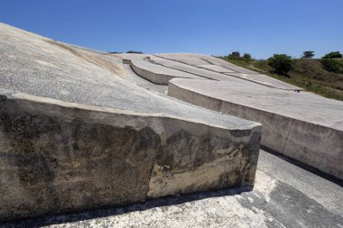 Burri 'nin Kretosu, Alberto Burri' nin Trapani, Sicilya, İtalya 'daki Old Gibellina kasabasında yaptığı bir çevre sanatı eseri olarak da bilinir.