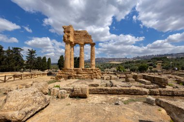 Dioscuri Tapınağı, Castor ve Pollux Tapınağı Tapınaklar Vadisi, Agrigento, Sicilya, İtalya