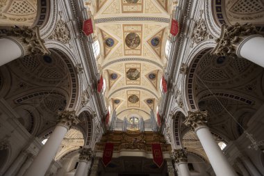 MODICA, İtalya, 23 Haziran 2023 - Modica 'daki San Peter Havarisi Katedrali' nin orgu, Ragusa, Sicilya, İtalya