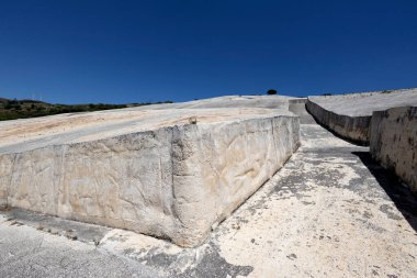 Burri 'nin Kretosu, Alberto Burri' nin Trapani, Sicilya, İtalya 'daki Old Gibellina kasabasında yaptığı bir çevre sanatı eseri olarak da bilinir.
