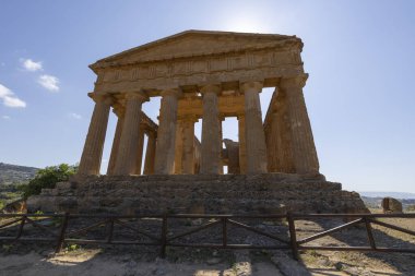 Agrigento, Sicilya, İtalya 'daki Tapınaklar Vadisi' ndeki Konkordiya Tapınağı