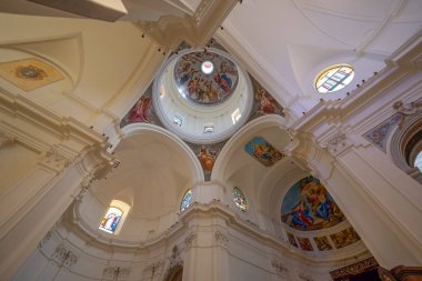 NOTO, ITALY, 22 HAZİRAN 2023 - İtalya 'nın Sicilya eyaletinin tarihi Noto ilindeki St. Nicholas katedralinin içi