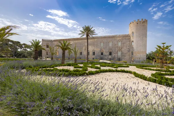 Ragusa, Sicilya, İtalya yakınlarındaki Donnafugata Kalesi manzarası