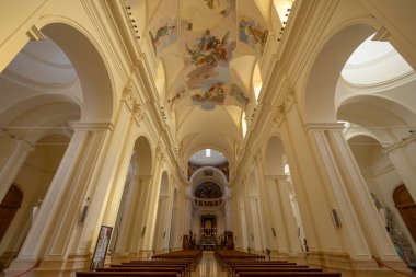 NOTO, ITALY, 22 HAZİRAN 2023 - İtalya 'nın Sicilya eyaletinin tarihi Noto ilindeki St. Nicholas katedralinin içi