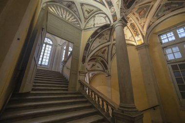 GENOA, ITALY, 17 MAYIS 2024 - Lercari 'nin İçi - Cenova, İtalya' nın tarihi merkezinde Parodi Sarayı